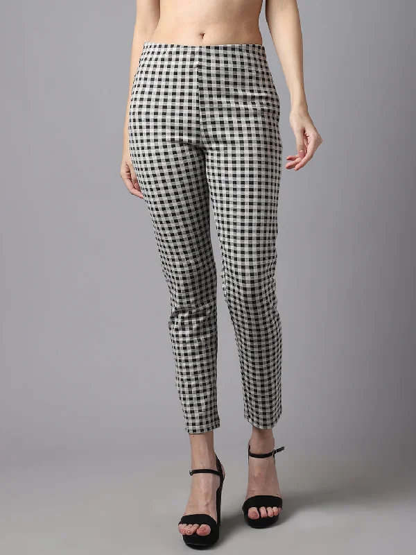 Women's  Flat Front Black Ivory Checks High rise Jeggings